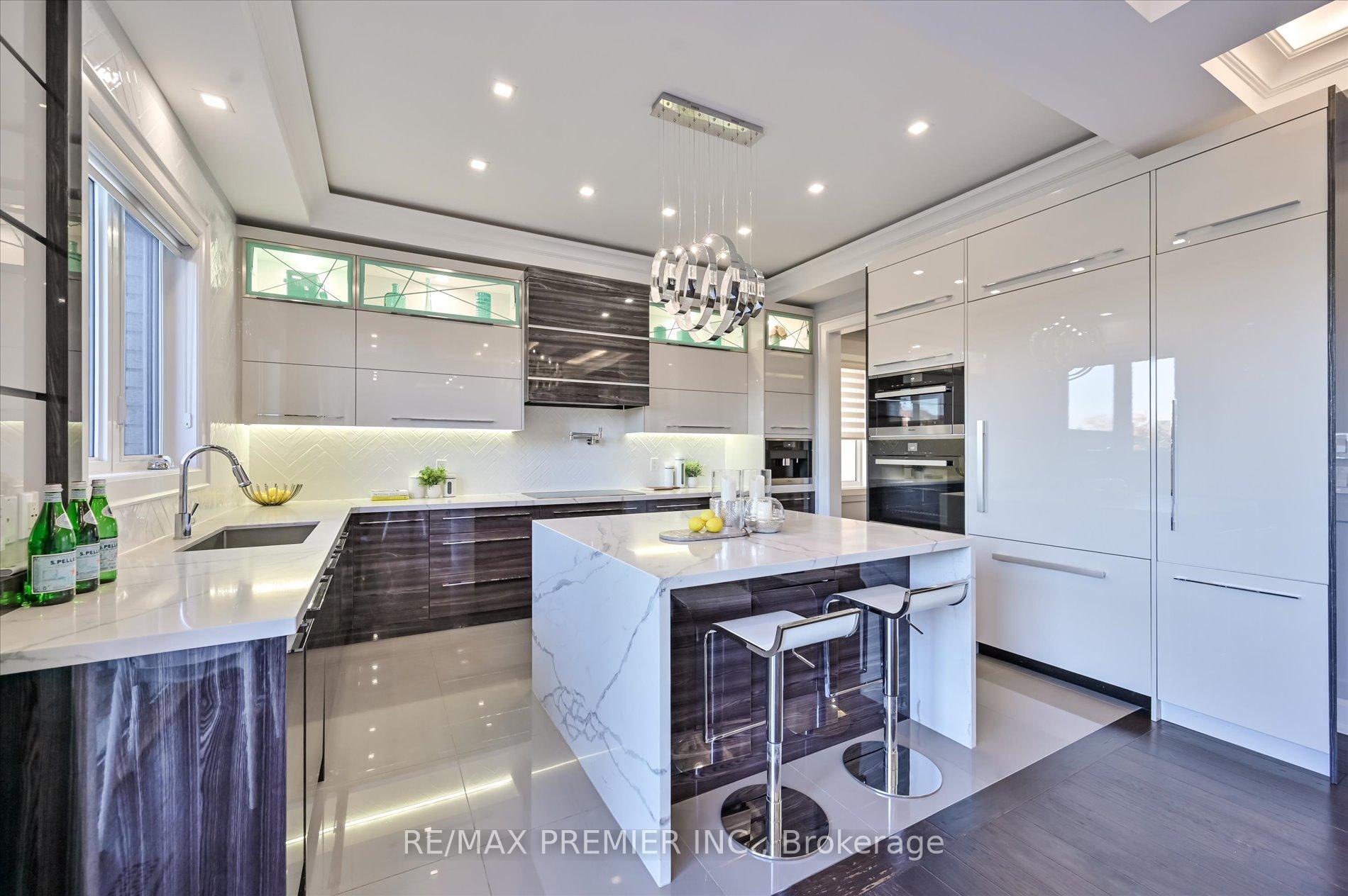 Photo 13 of 346 Farrell Road, Vaughan, Patterson — HOMEH