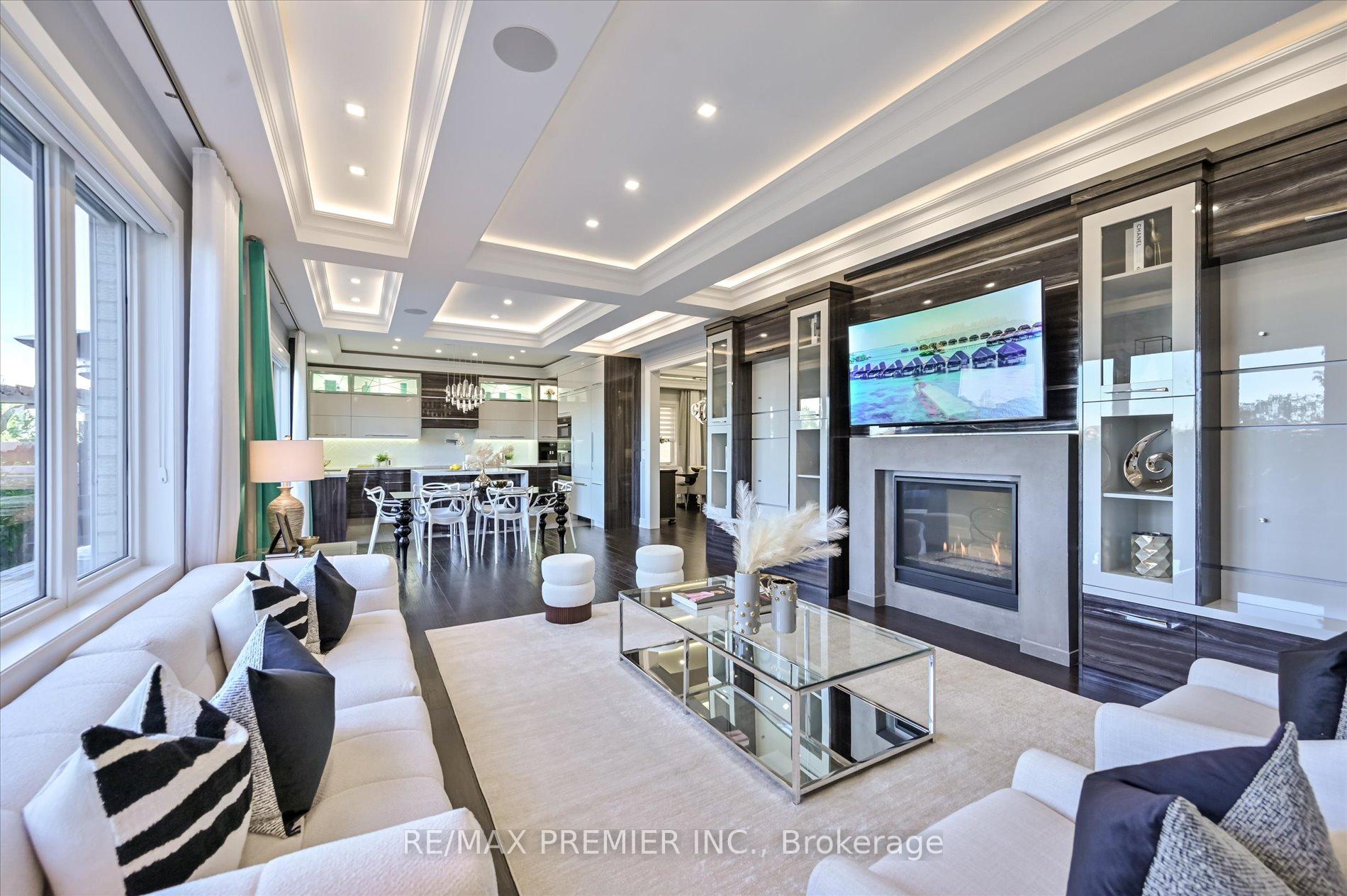 Photo 17 of 346 Farrell Road, Vaughan, Patterson — HOMEH