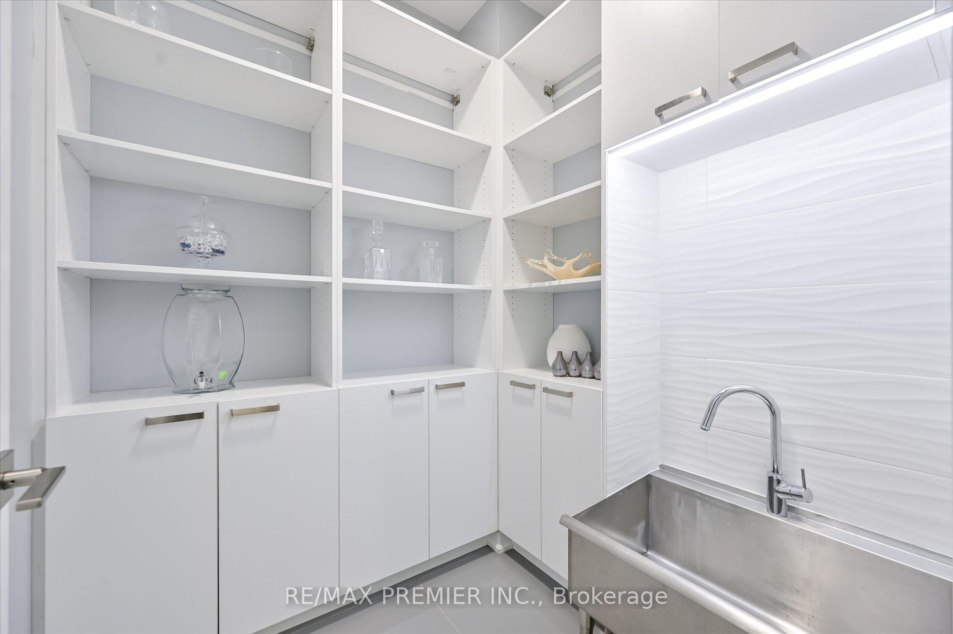 Photo 21 of 346 Farrell Road, Vaughan, Patterson — HOMEH
