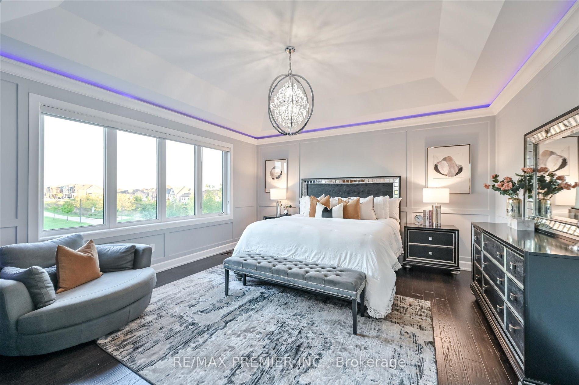 Photo 25 of 346 Farrell Road, Vaughan, Patterson — HOMEH