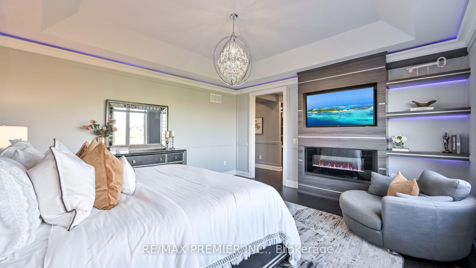 Photo 26 of 346 Farrell Road, Vaughan, Patterson — HOMEH