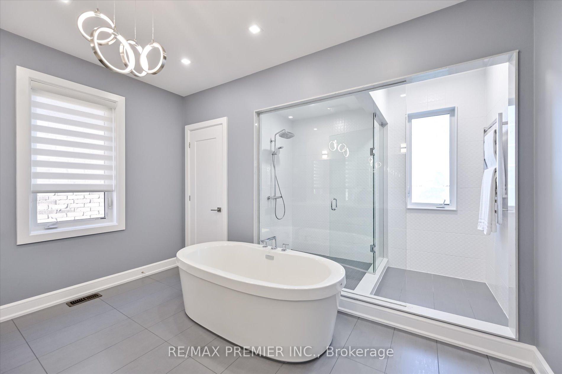 Photo 31 of 346 Farrell Road, Vaughan, Patterson — HOMEH