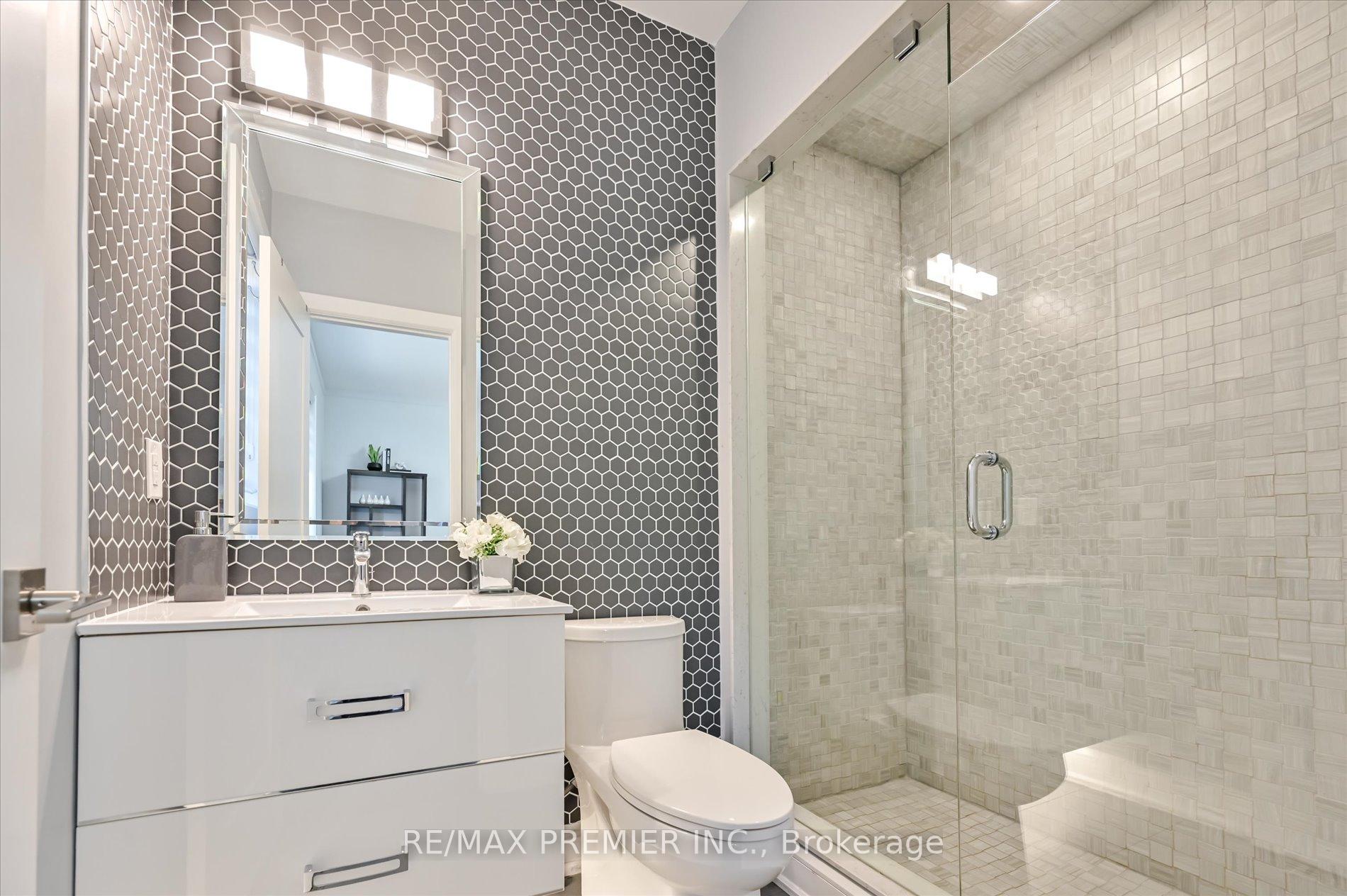 Photo 33 of 346 Farrell Road, Vaughan, Patterson — HOMEH