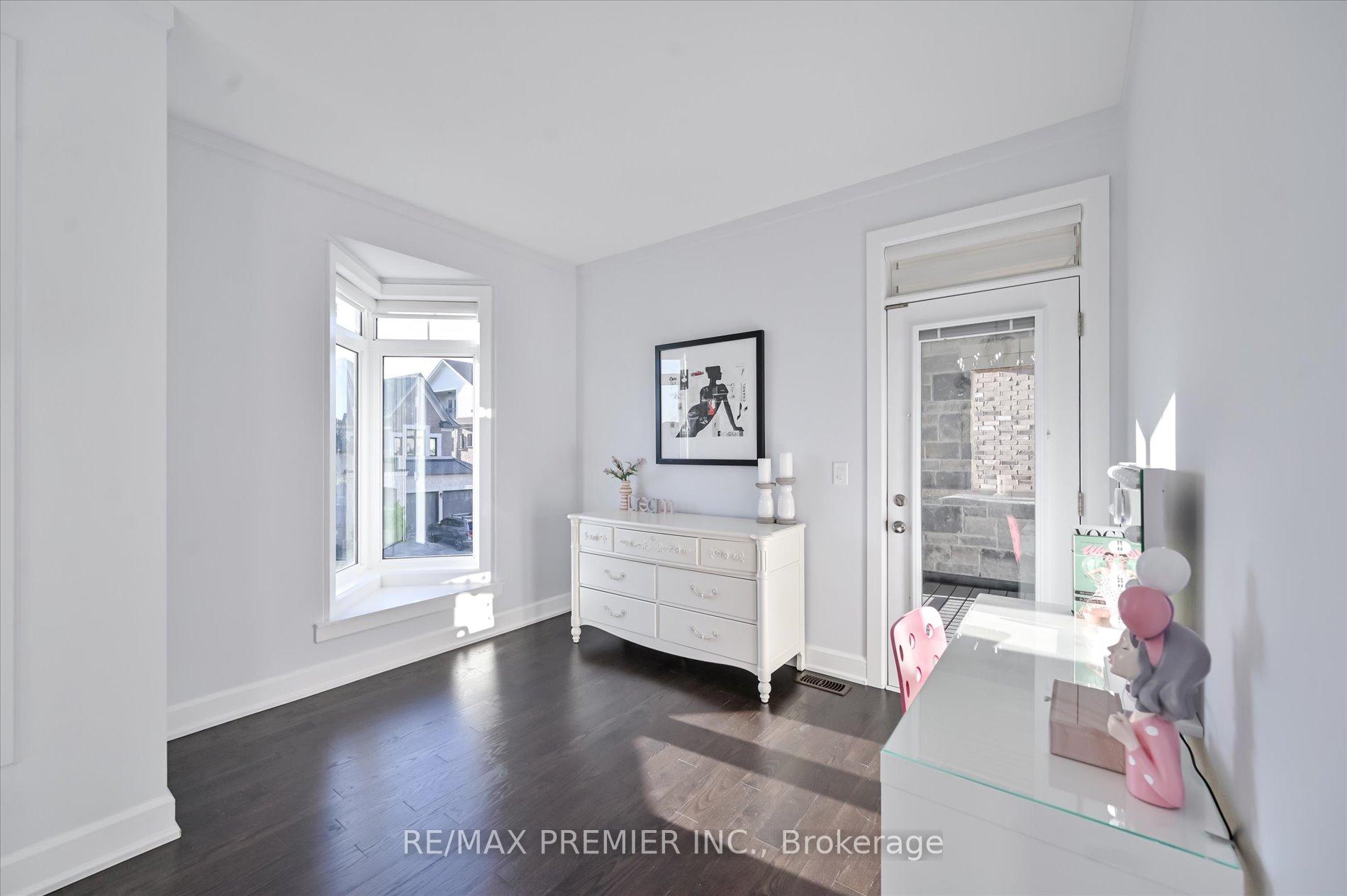 Photo 36 of 346 Farrell Road, Vaughan, Patterson — HOMEH
