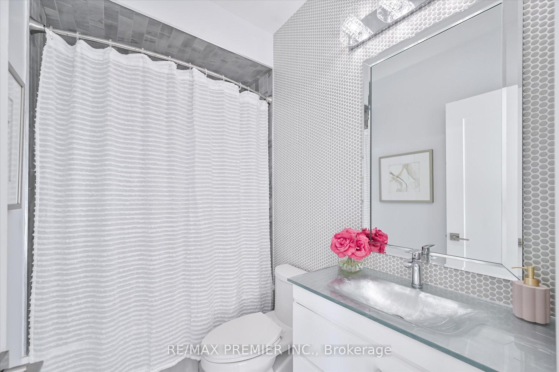 Photo 37 of 346 Farrell Road, Vaughan, Patterson — HOMEH