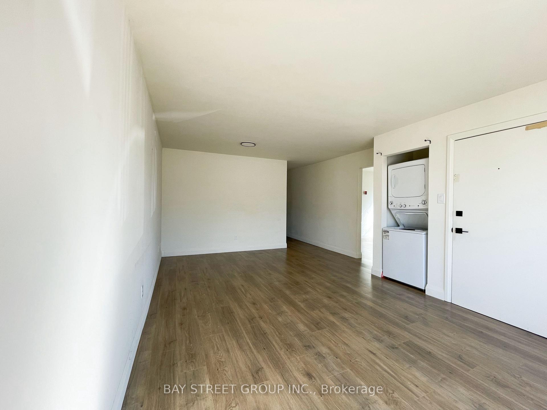 Photo 2 of Unit 2, 517 Harris Court, Whitby, Downtown Whitby — HOMEH