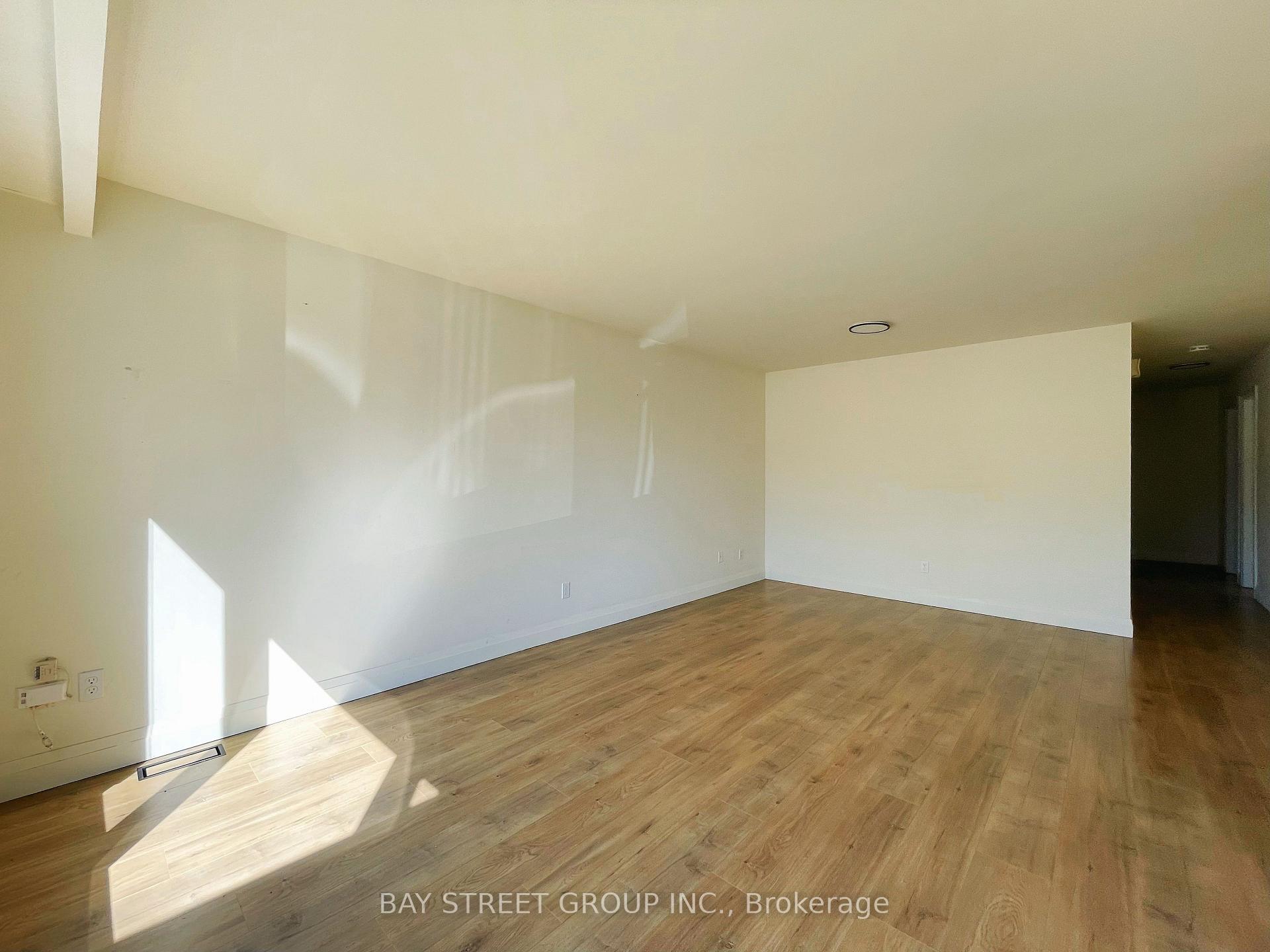 Photo 4 of Unit 2, 517 Harris Court, Whitby, Downtown Whitby — HOMEH