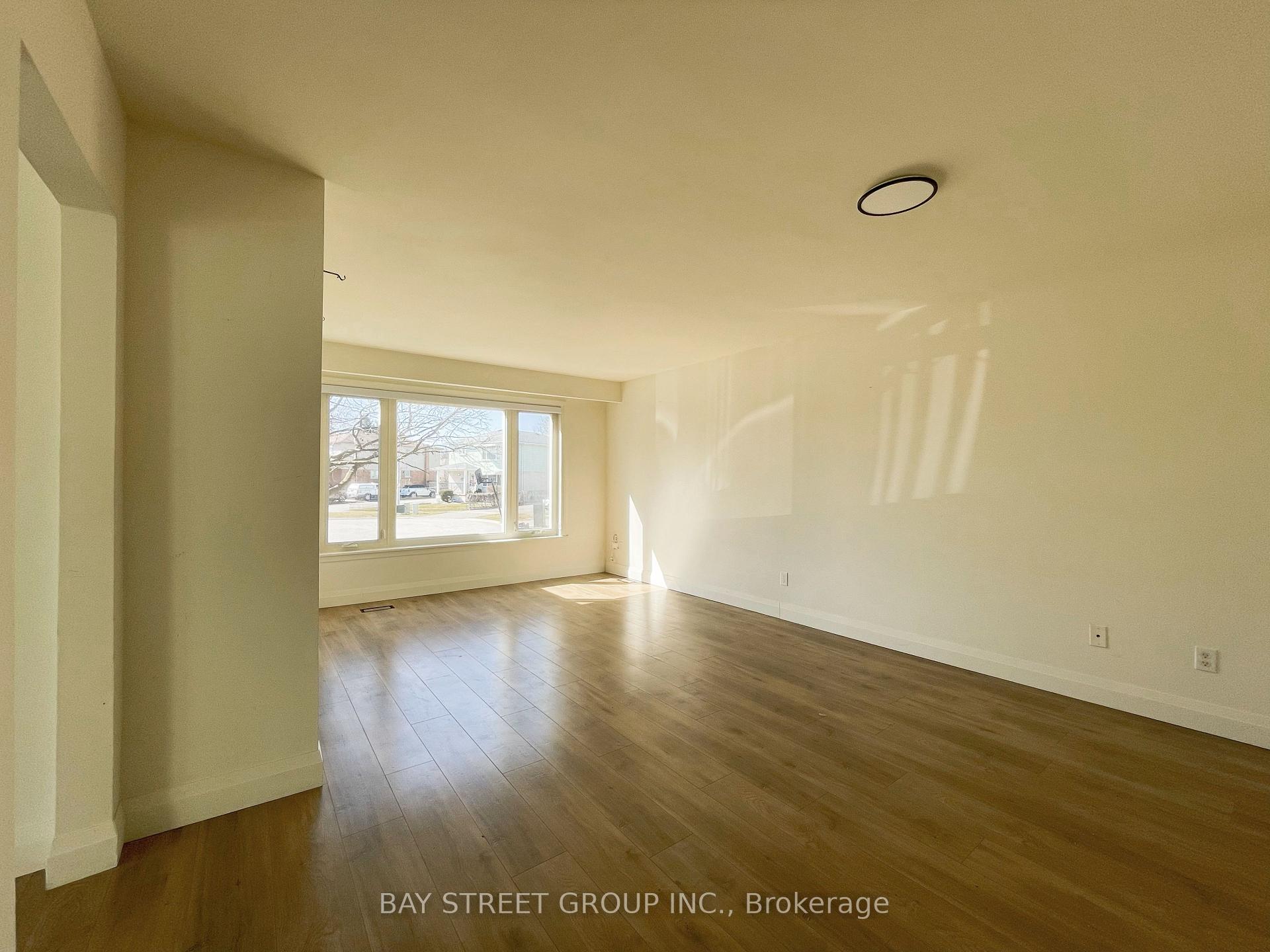 Photo 5 of Unit 2, 517 Harris Court, Whitby, Downtown Whitby — HOMEH