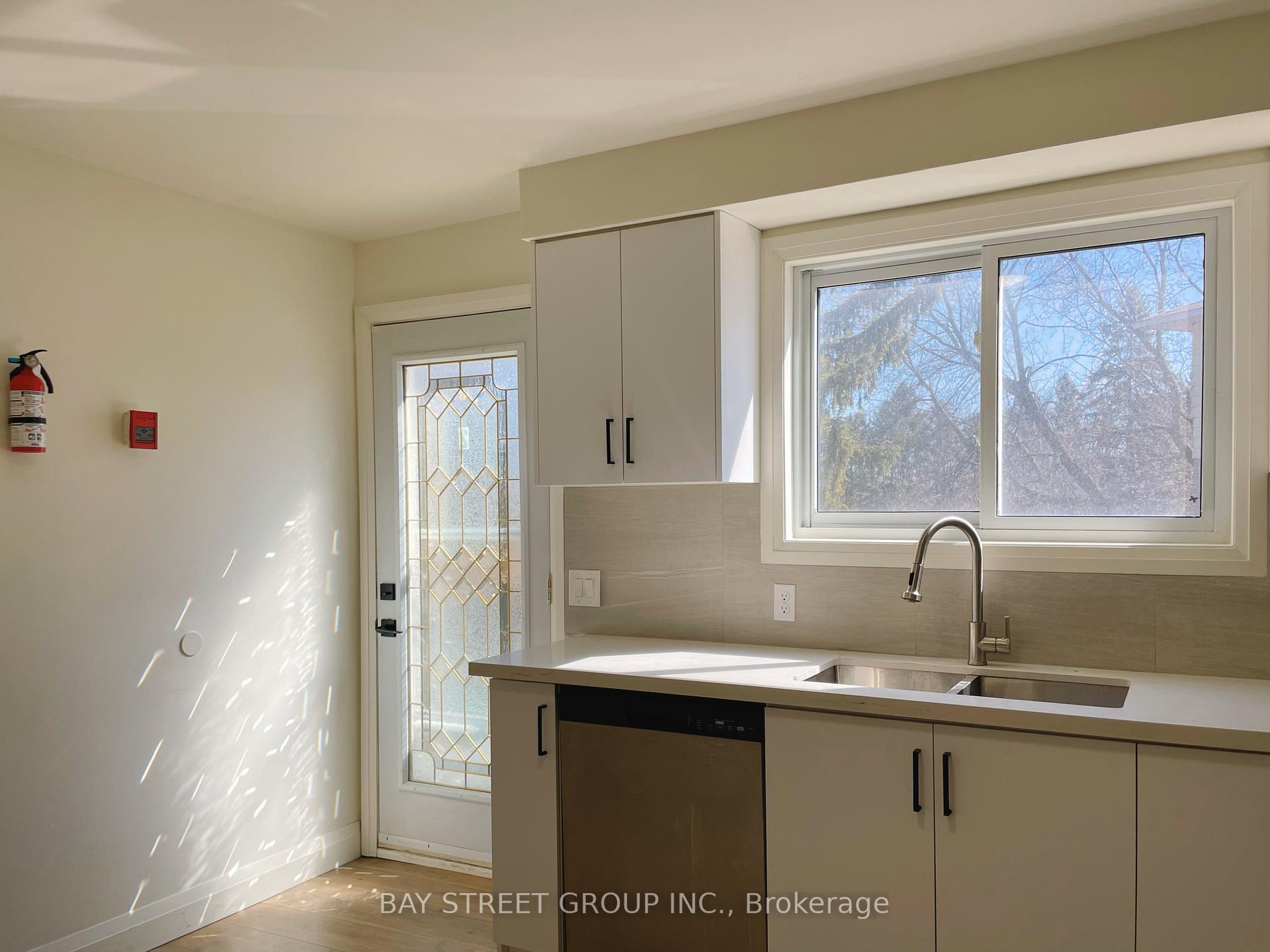 Photo 9 of Unit 2, 517 Harris Court, Whitby, Downtown Whitby — HOMEH