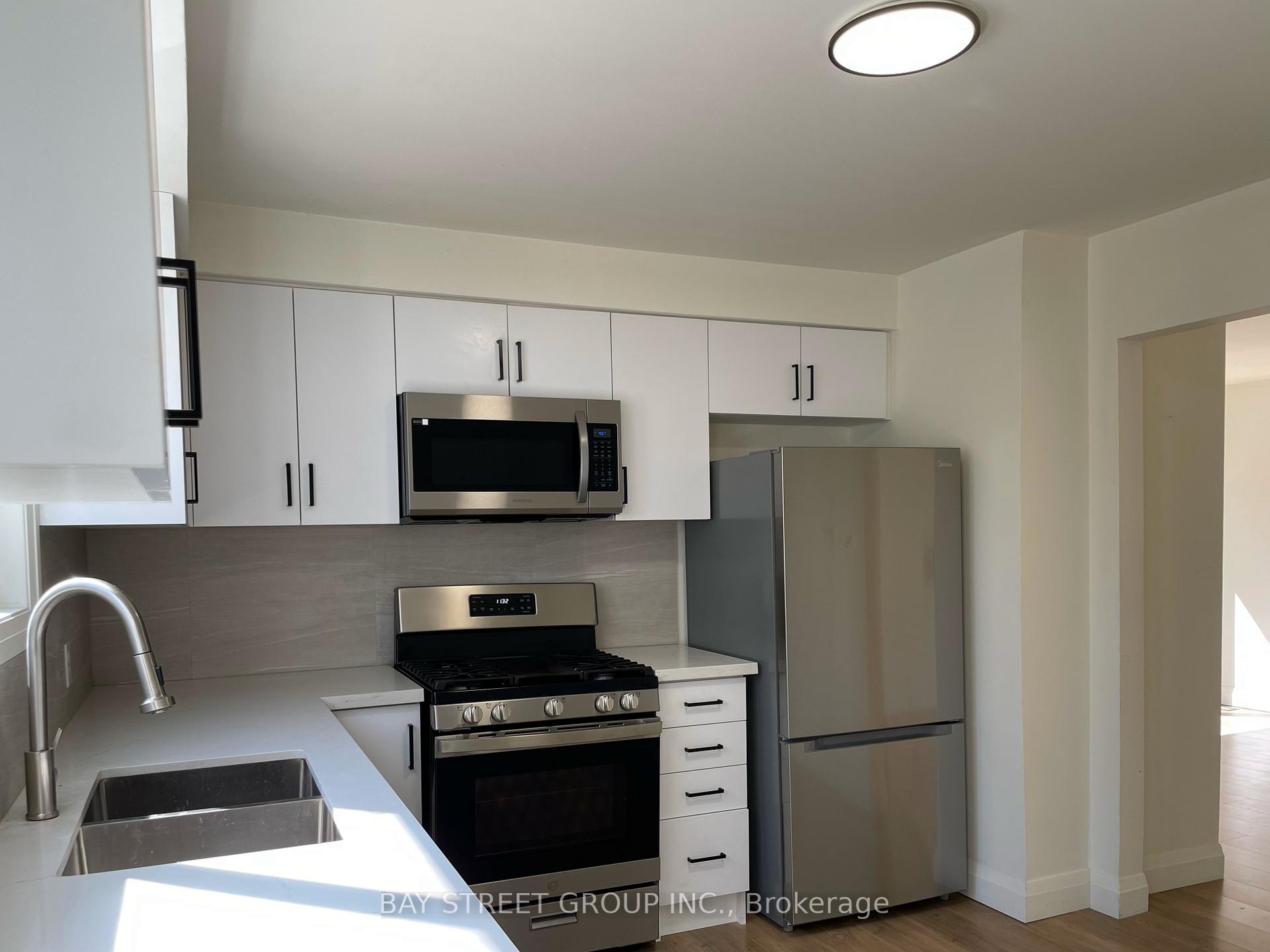 Photo 10 of Unit 2, 517 Harris Court, Whitby, Downtown Whitby — HOMEH