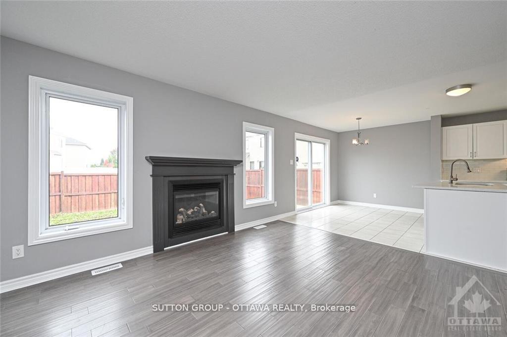 Photo 4 of 635 Clearbrook Drive, Ottawa, Barrhaven - Strandherd — HOMEH