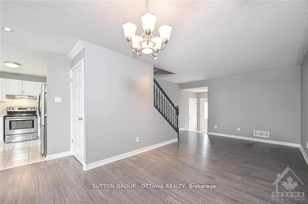 Photo 6 of 635 Clearbrook Drive, Ottawa, Barrhaven - Strandherd — HOMEH