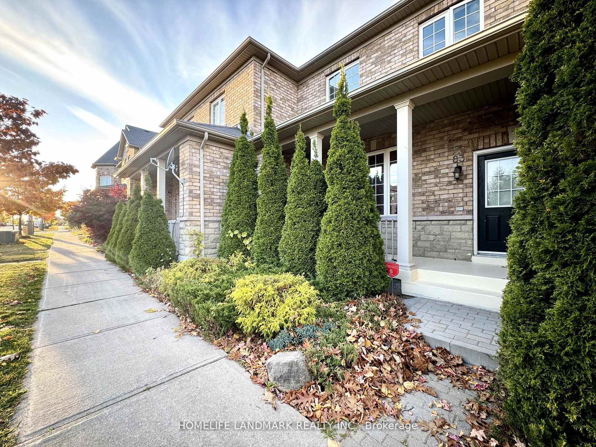 Photo 3 of 83 Kentview Crescent, Markham, Box Grove — HOMEH