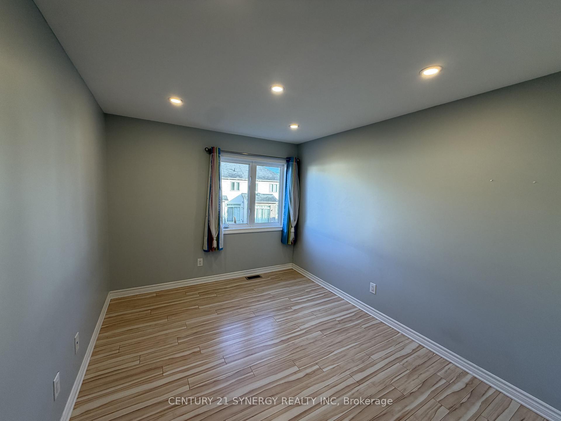 Photo 6 of 744 Bowercrest Crescent, Ottawa, Riverside South/Gloucester Glen — HOMEH
