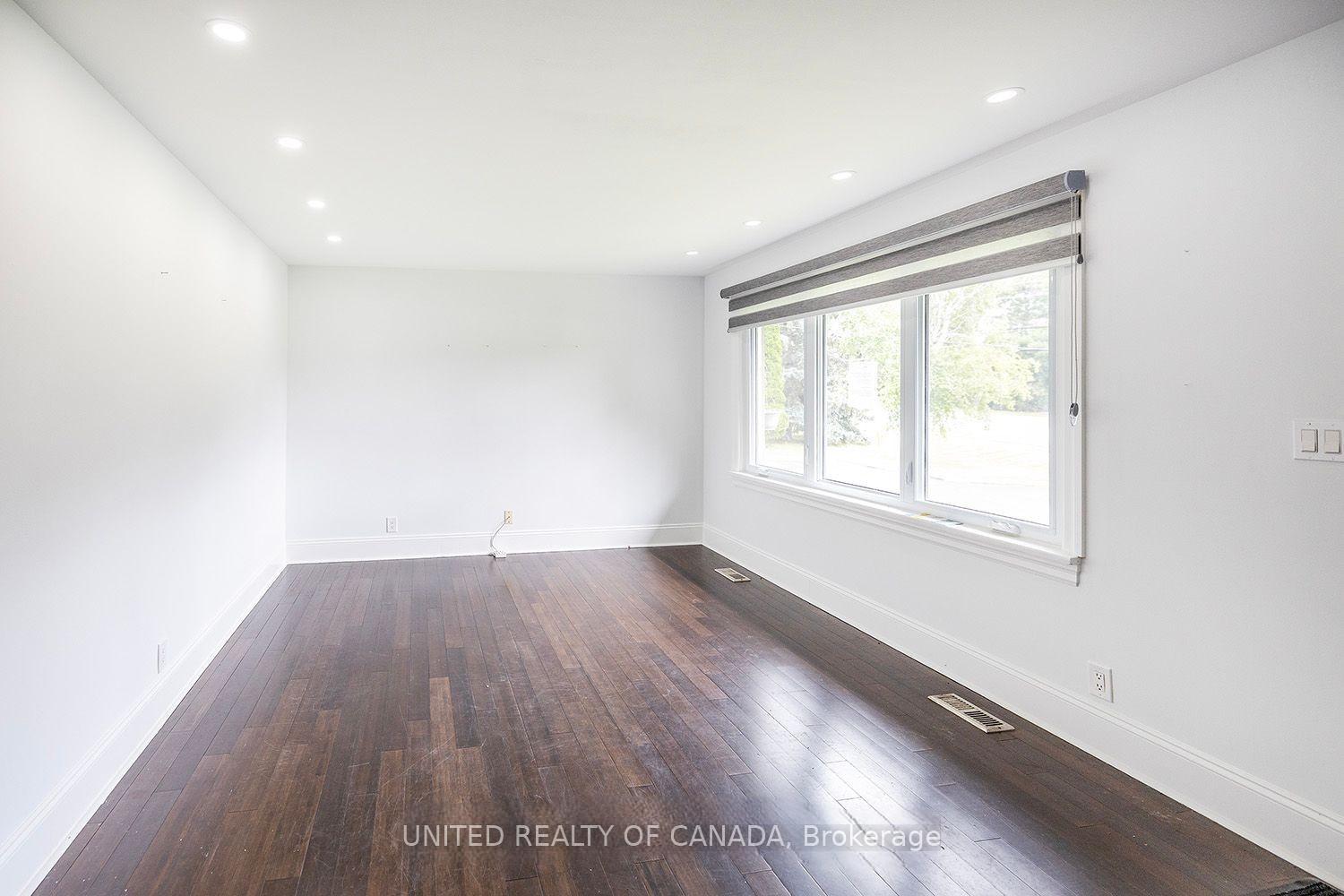Photo 8 of 66 Thickson Road N, Whitby, Blue Grass Meadows — HOMEH