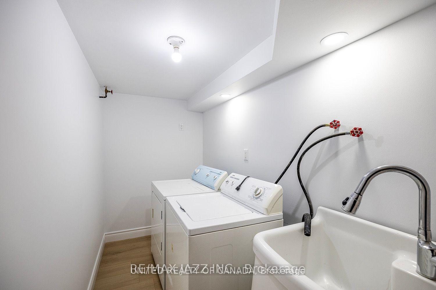 Photo 14 of 66 Thickson Road N, Whitby, Blue Grass Meadows — HOMEH