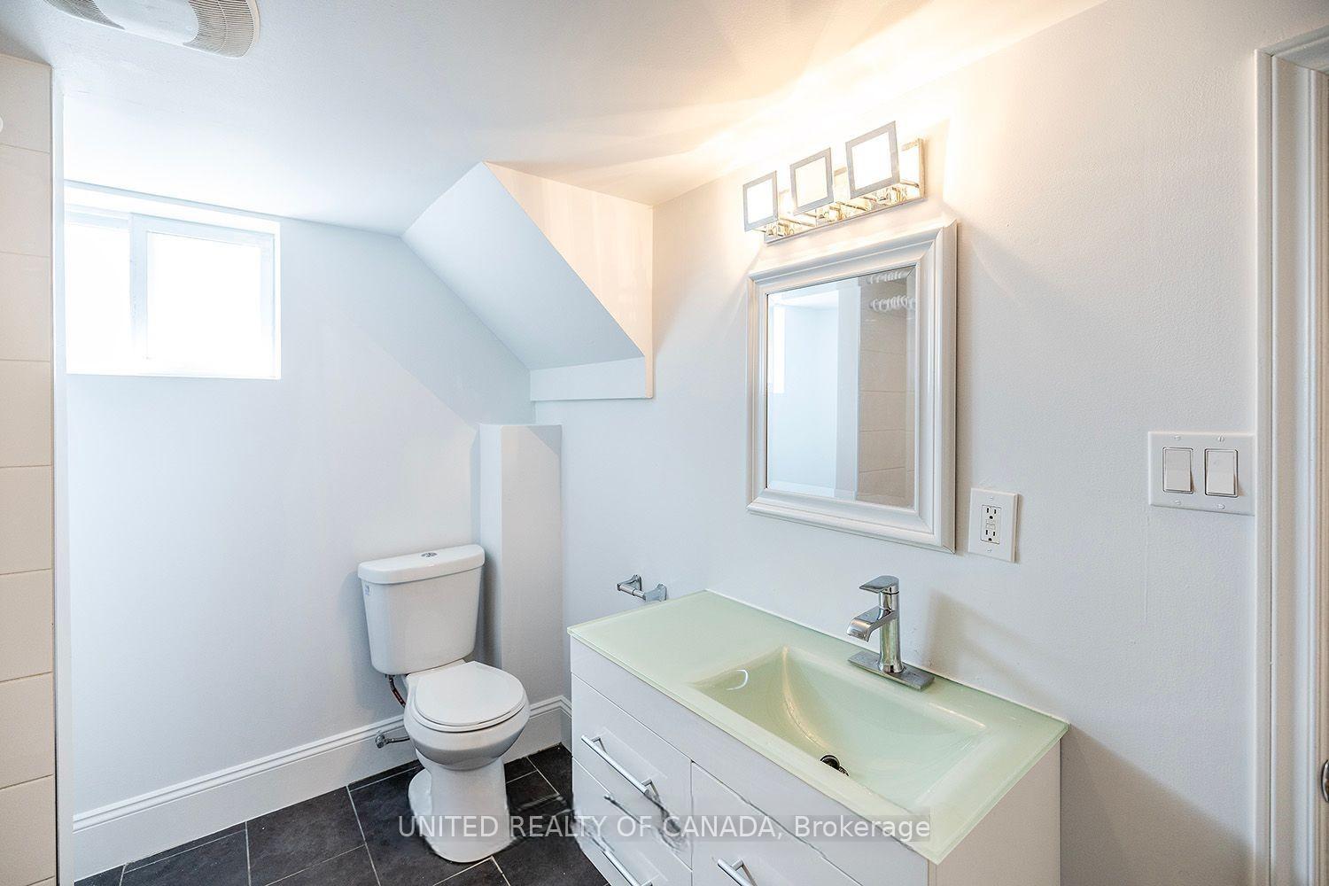 Photo 15 of 66 Thickson Road N, Whitby, Blue Grass Meadows — HOMEH