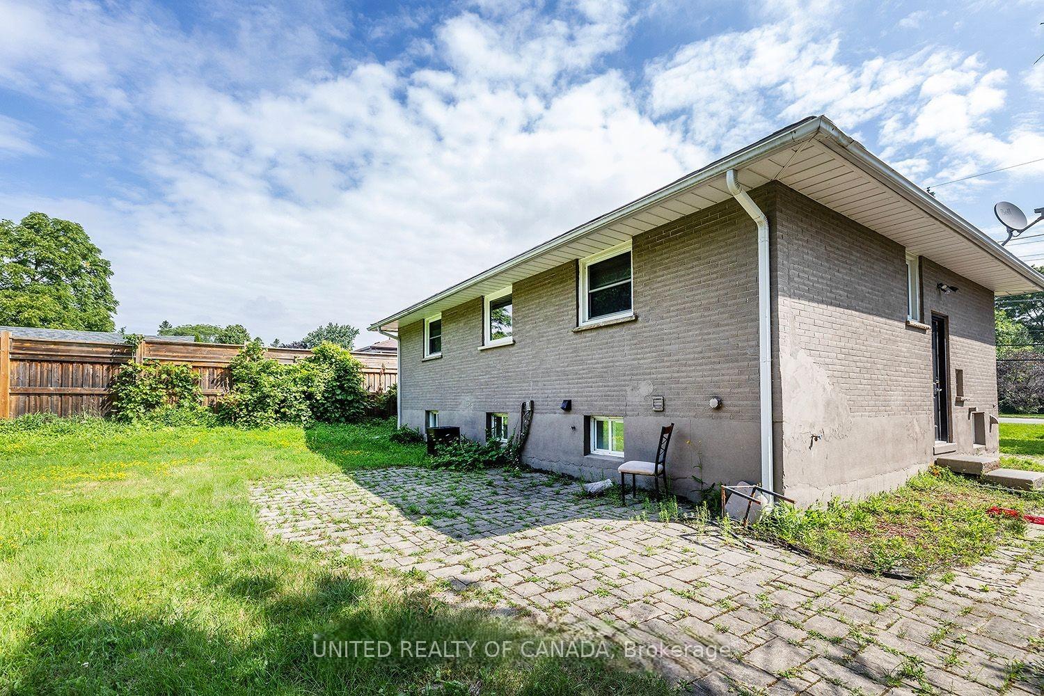Photo 19 of 66 Thickson Road N, Whitby, Blue Grass Meadows — HOMEH