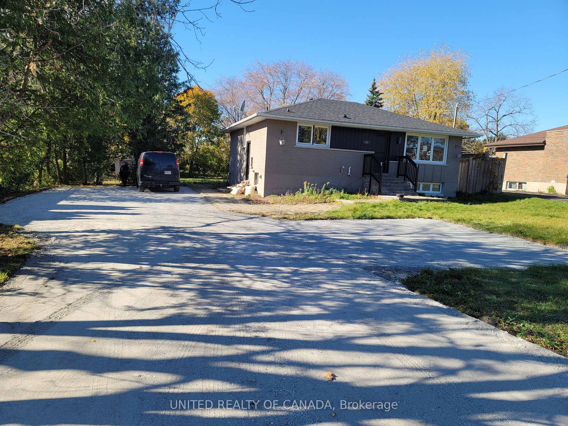 Photo 21 of 66 Thickson Road N, Whitby, Blue Grass Meadows — HOMEH