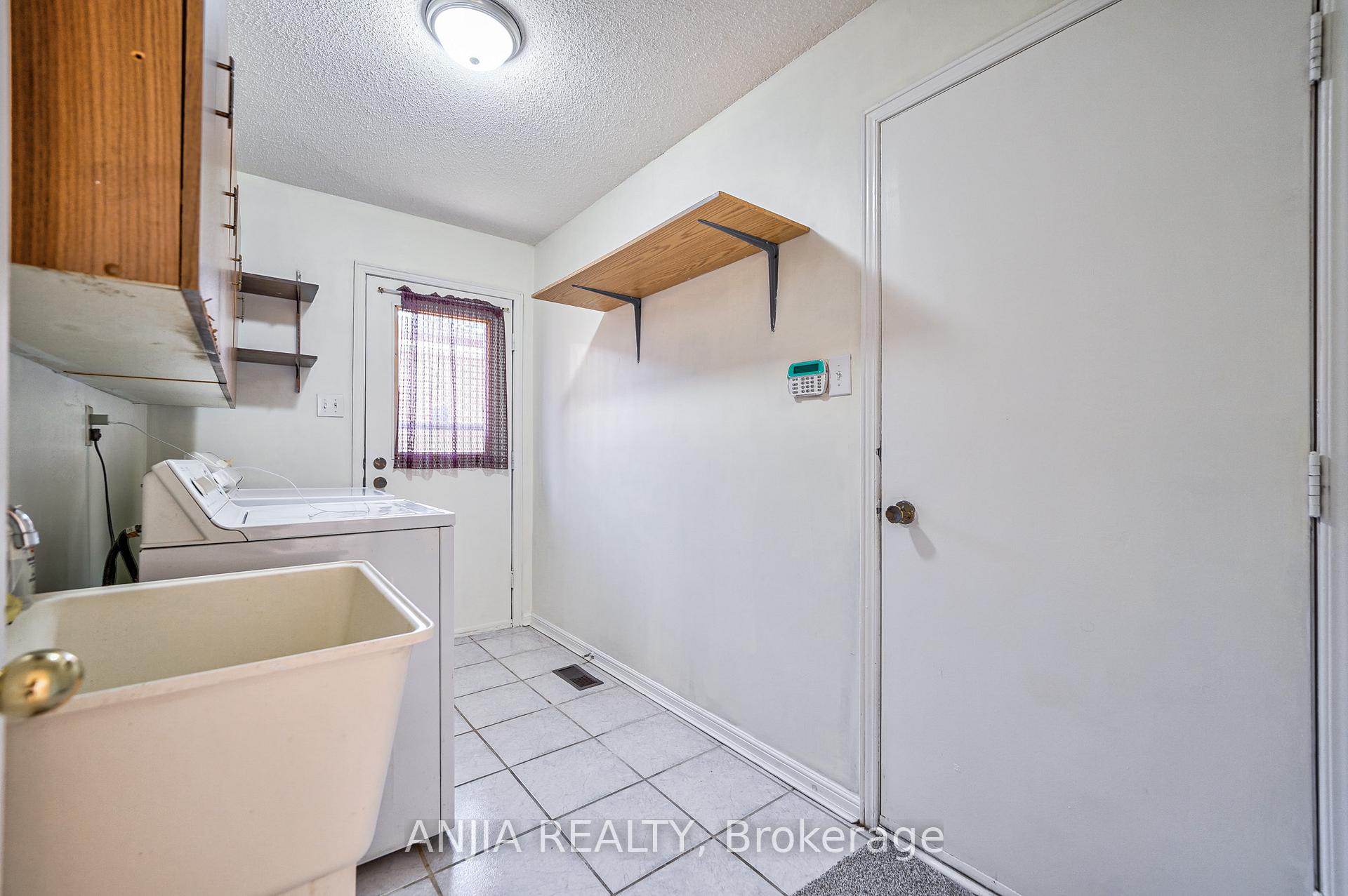 Photo 6 of 7 Hampstead Court, Markham, Milliken Mills West — HOMEH