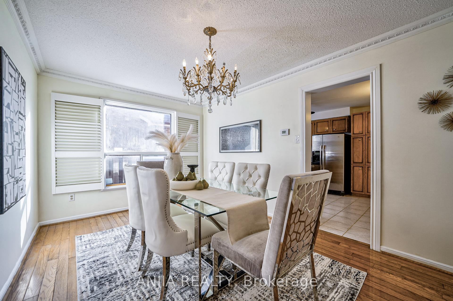 Photo 11 of 7 Hampstead Court, Markham, Milliken Mills West — HOMEH