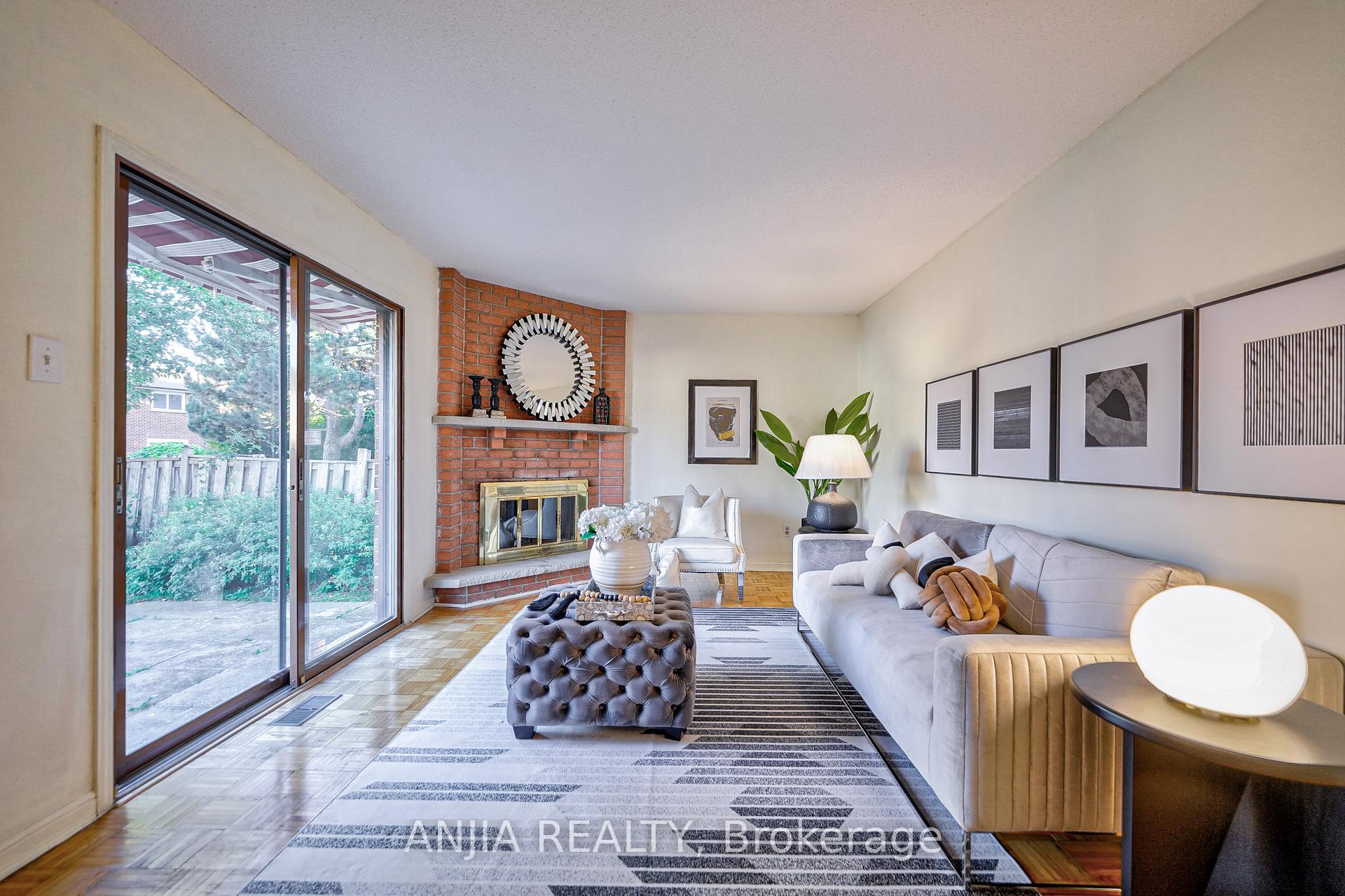 Photo 14 of 7 Hampstead Court, Markham, Milliken Mills West — HOMEH