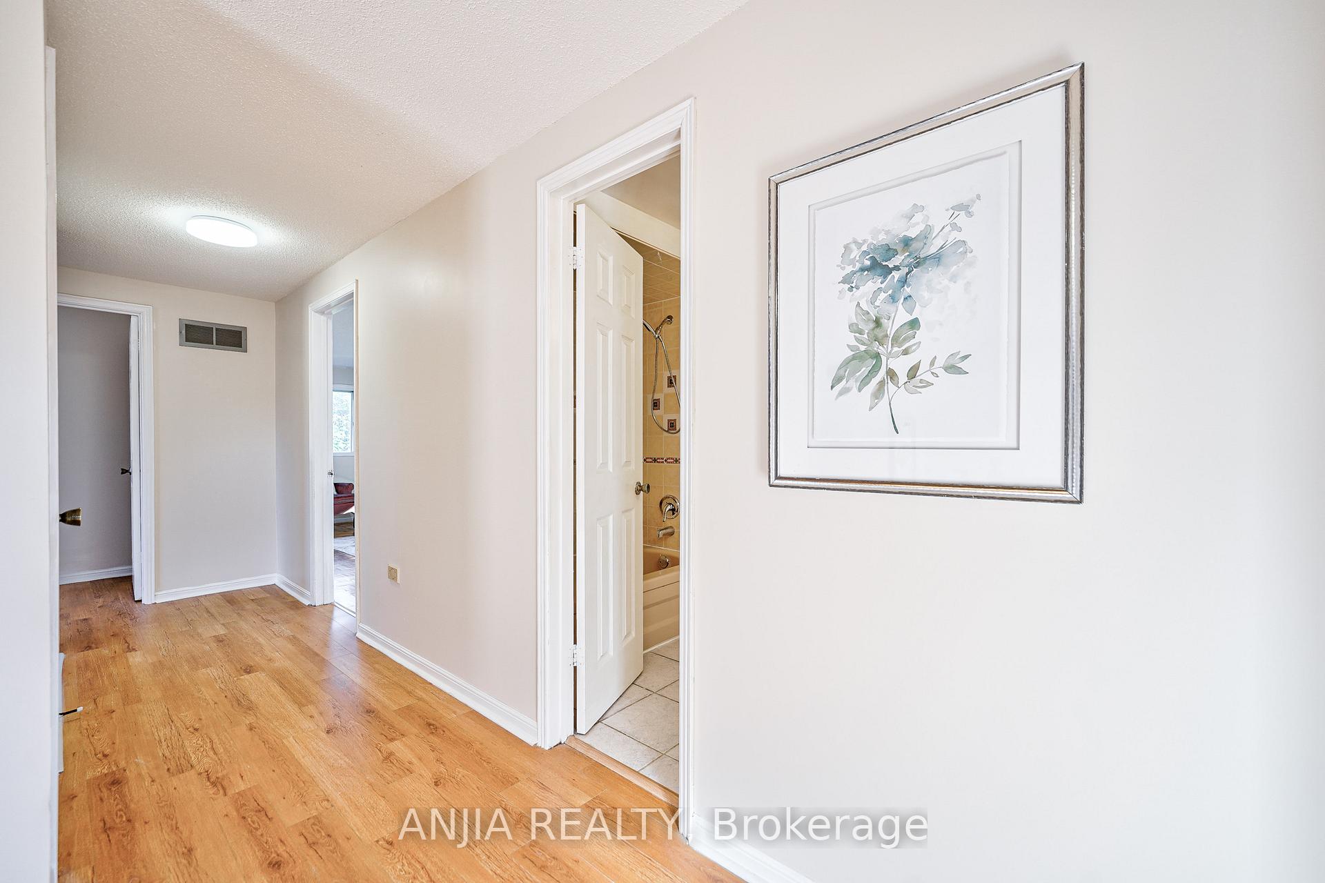 Photo 20 of 7 Hampstead Court, Markham, Milliken Mills West — HOMEH