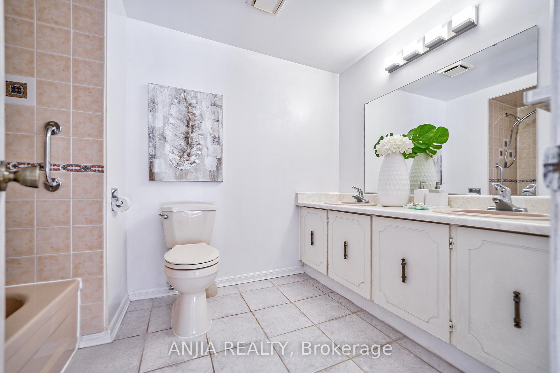 Photo 23 of 7 Hampstead Court, Markham, Milliken Mills West — HOMEH