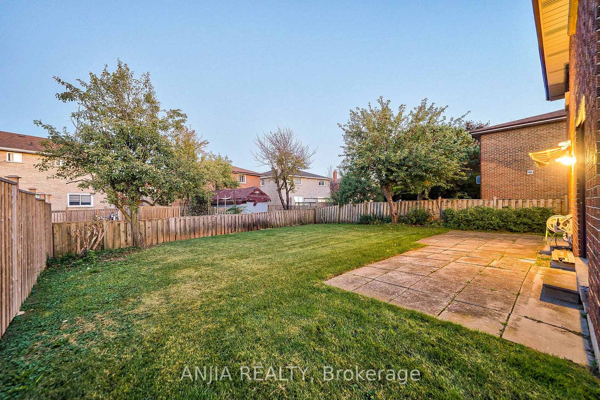 Photo 39 of 7 Hampstead Court, Markham, Milliken Mills West — HOMEH