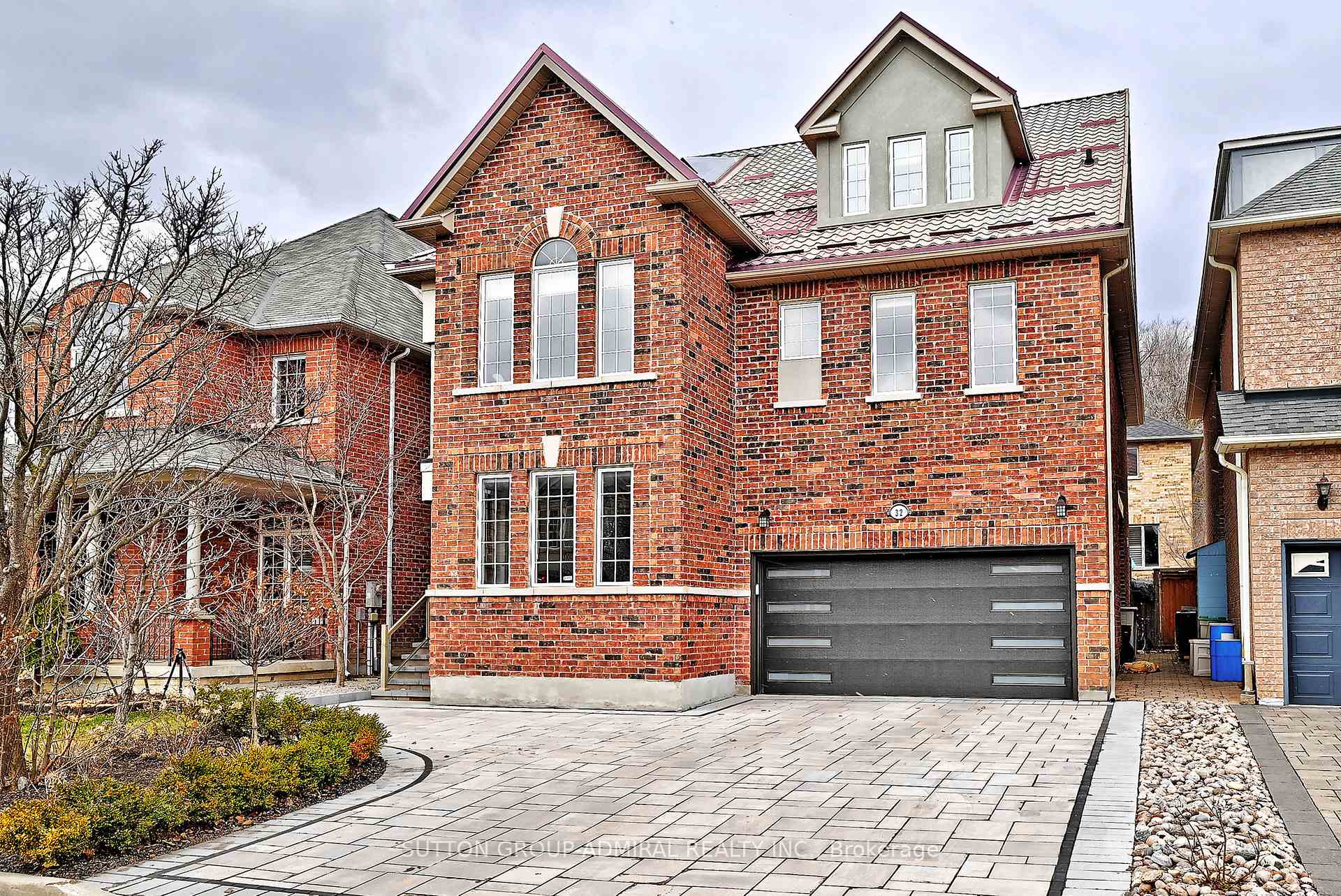 Front of 32 Seabreeze Avenue