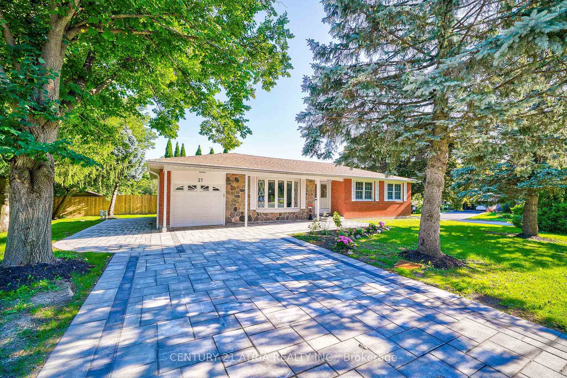 Photo 2 of 27 Willowgate Drive, Markham, Bullock — HOMEH