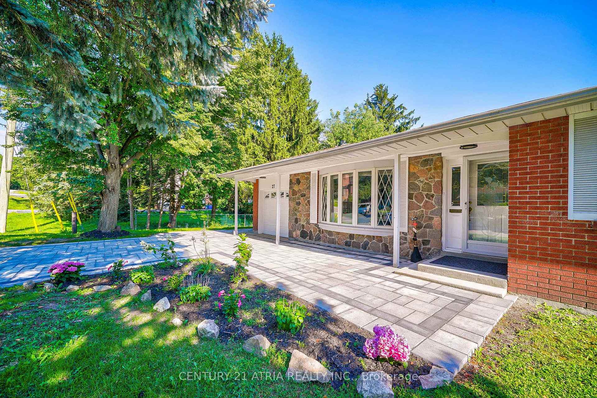 Photo 3 of 27 Willowgate Drive, Markham, Bullock — HOMEH