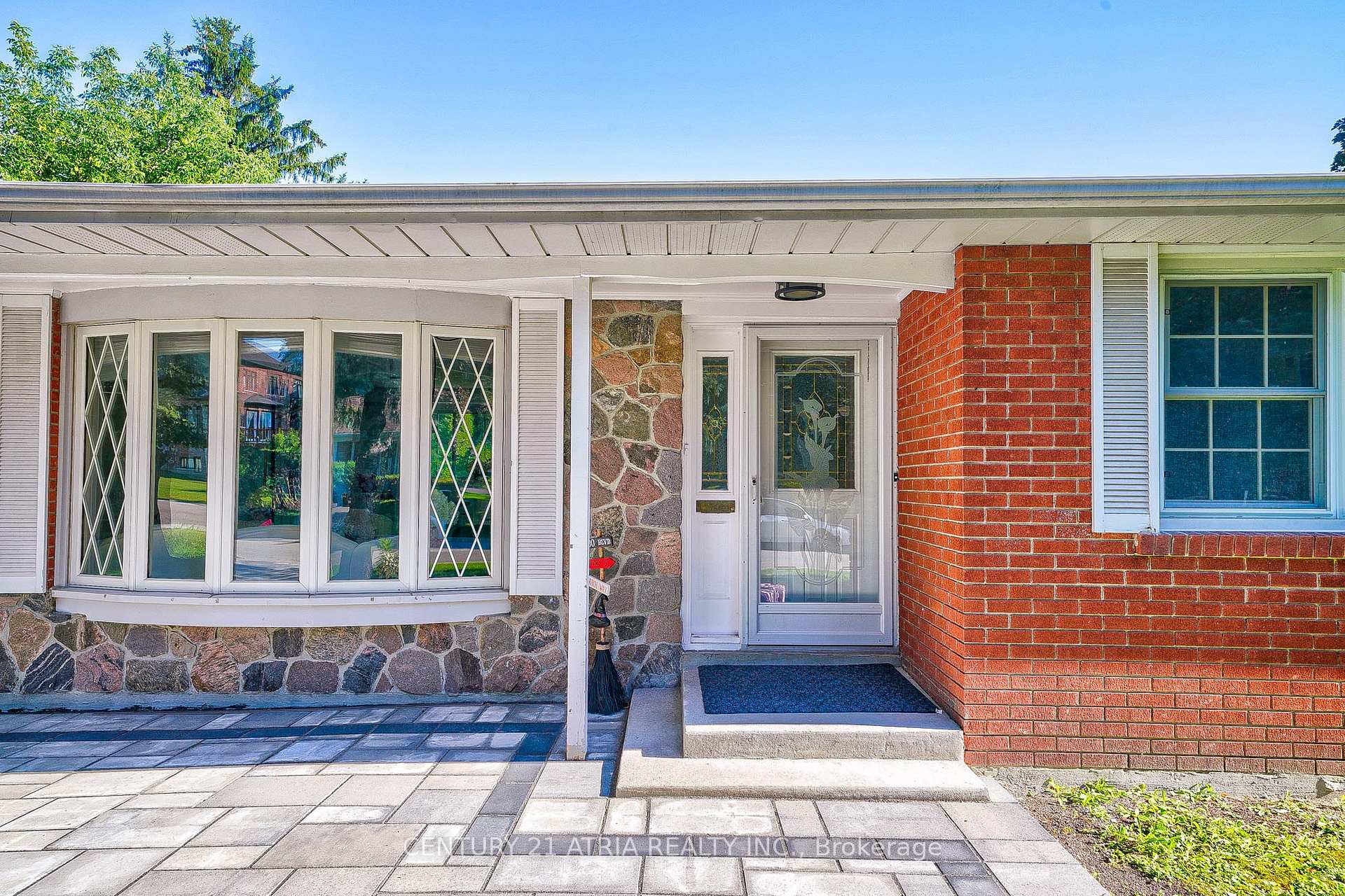 Photo 4 of 27 Willowgate Drive, Markham, Bullock — HOMEH
