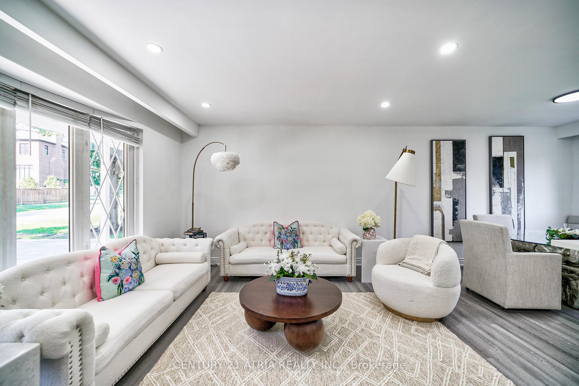Photo 7 of 27 Willowgate Drive, Markham, Bullock — HOMEH