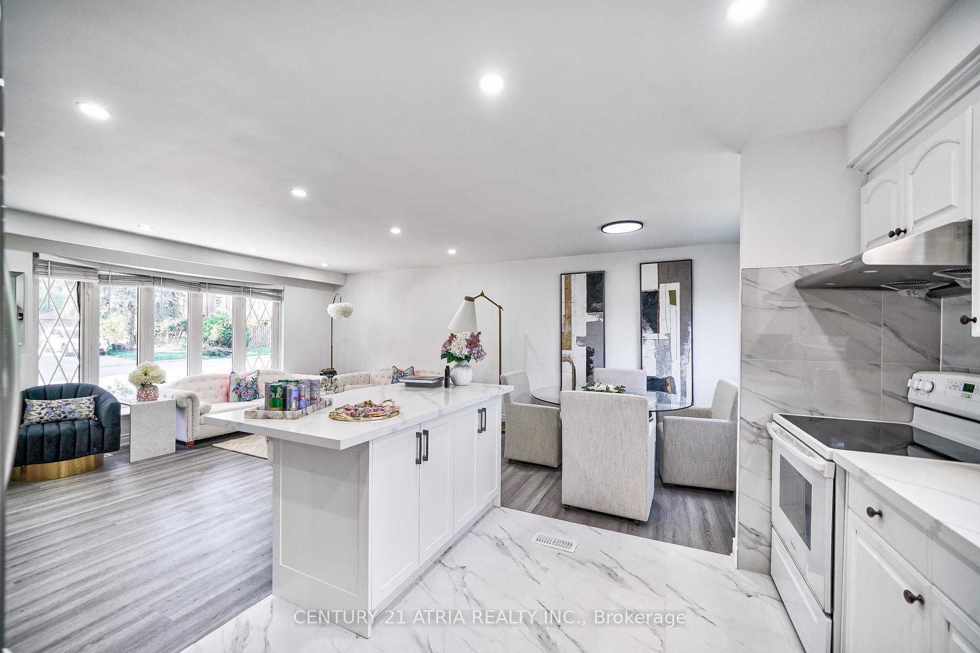 Photo 11 of 27 Willowgate Drive, Markham, Bullock — HOMEH