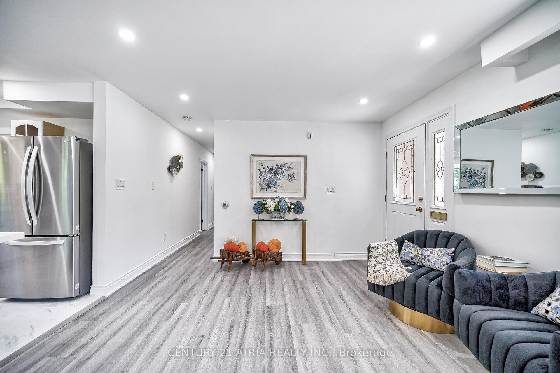 Photo 16 of 27 Willowgate Drive, Markham, Bullock — HOMEH