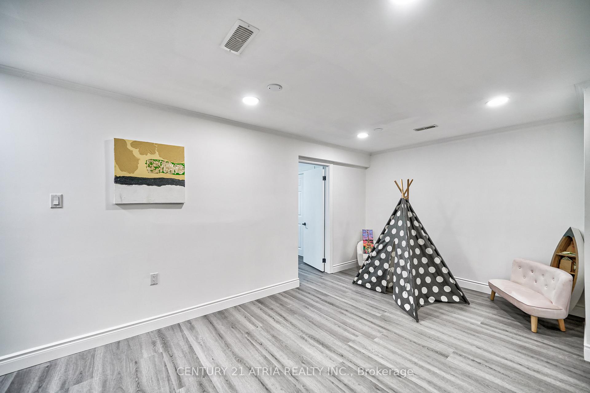 Photo 30 of 27 Willowgate Drive, Markham, Bullock — HOMEH
