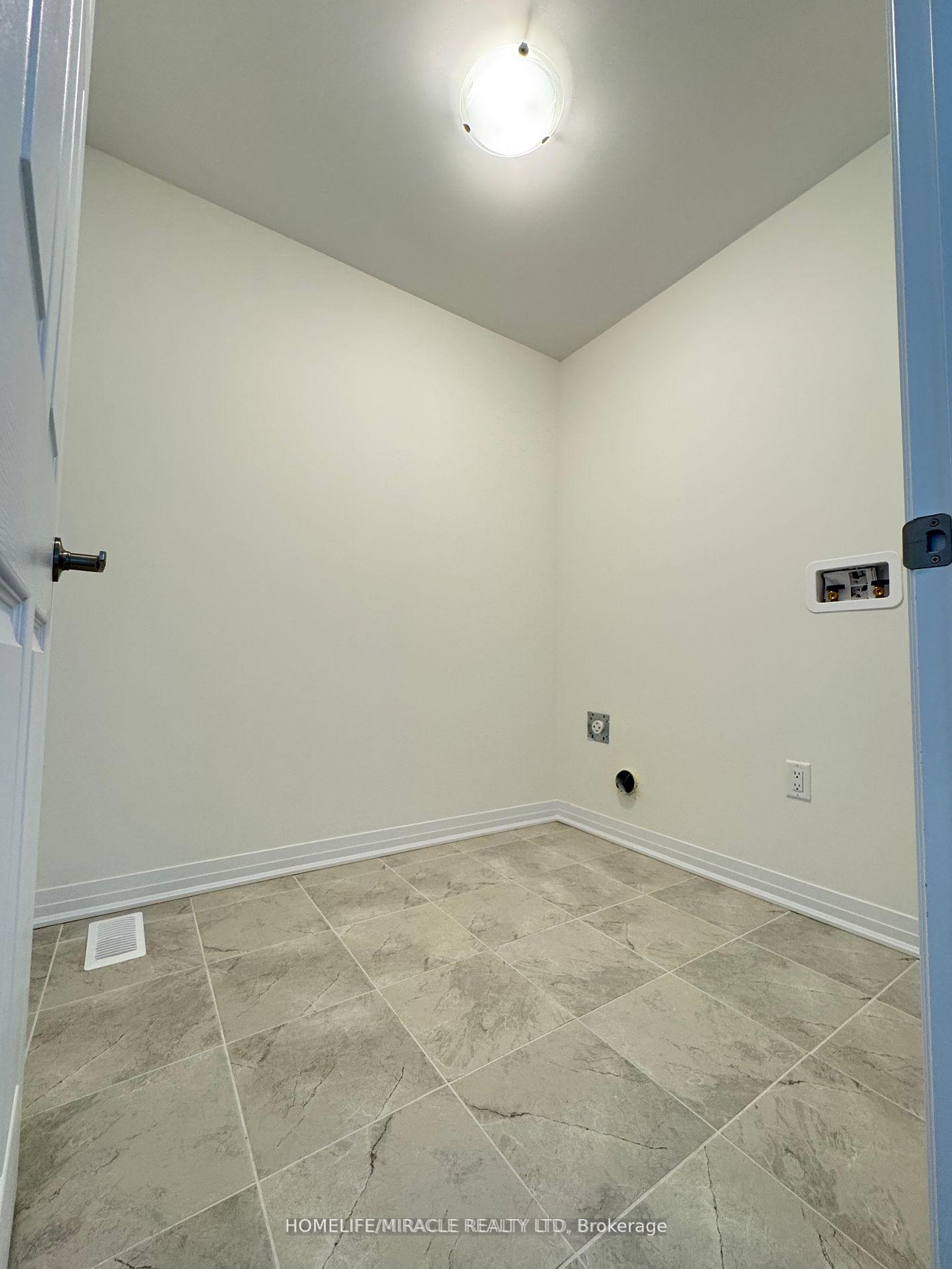 Photo 19 of 212 Port Crescent, Welland, Dain City — HOMEH