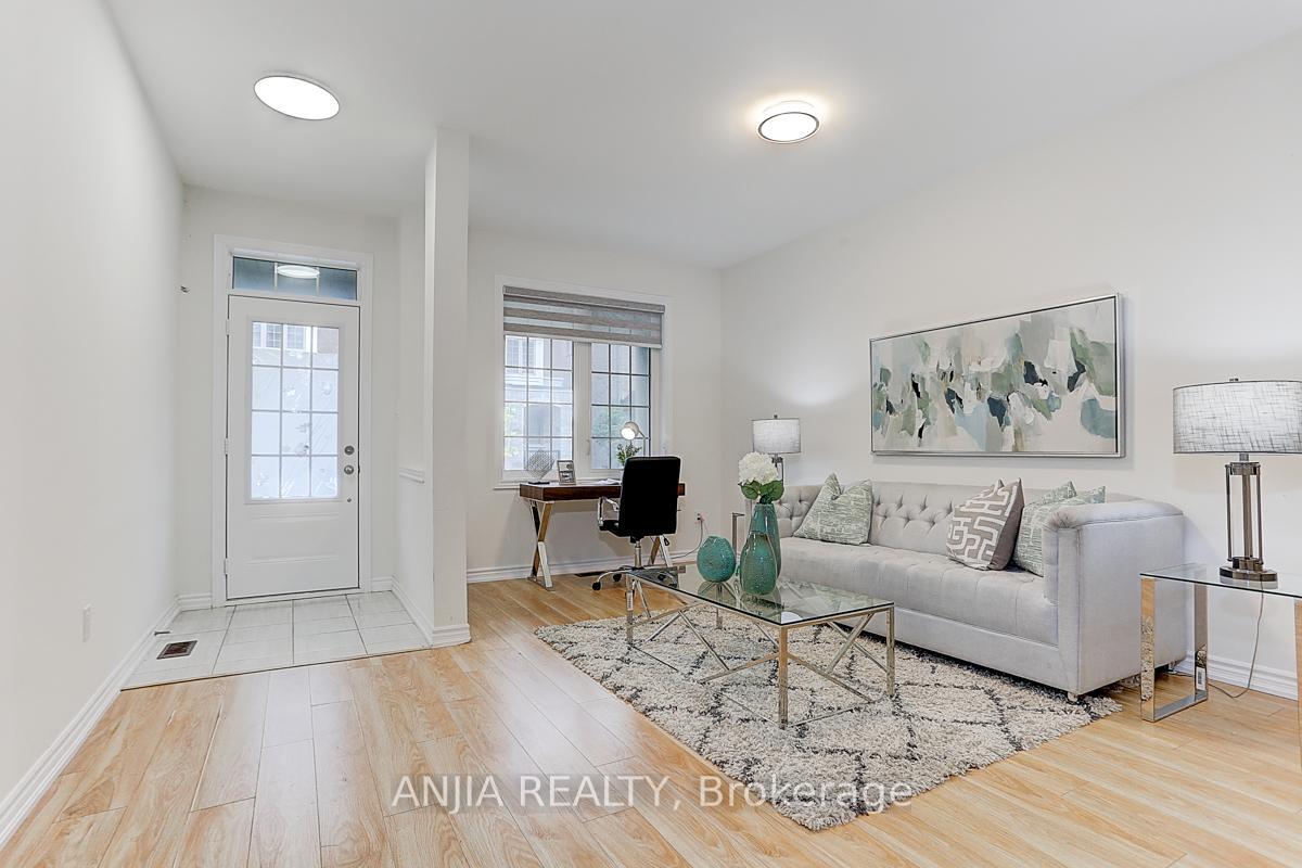 Photo 4 of 20 Robert Joffre Leet Avenue, Markham, Cornell — HOMEH