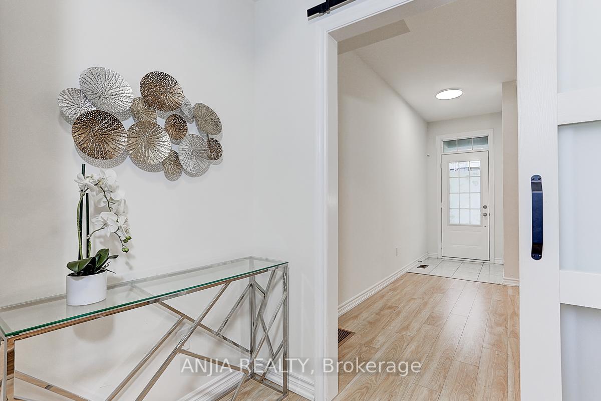 Photo 5 of 20 Robert Joffre Leet Avenue, Markham, Cornell — HOMEH
