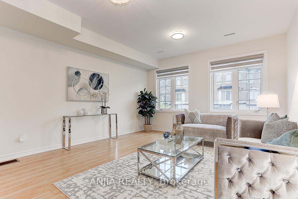 Photo 10 of 20 Robert Joffre Leet Avenue, Markham, Cornell — HOMEH