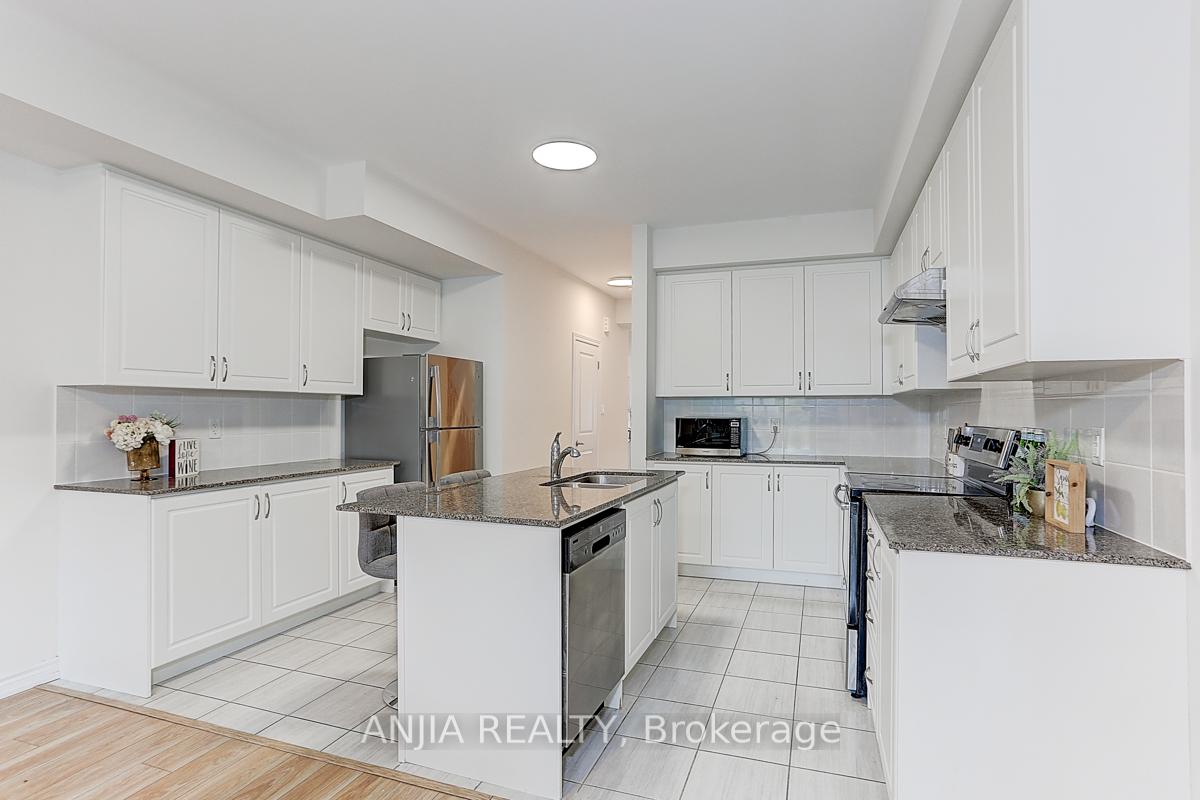 Photo 12 of 20 Robert Joffre Leet Avenue, Markham, Cornell — HOMEH