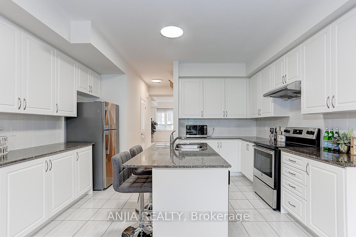 Photo 13 of 20 Robert Joffre Leet Avenue, Markham, Cornell — HOMEH