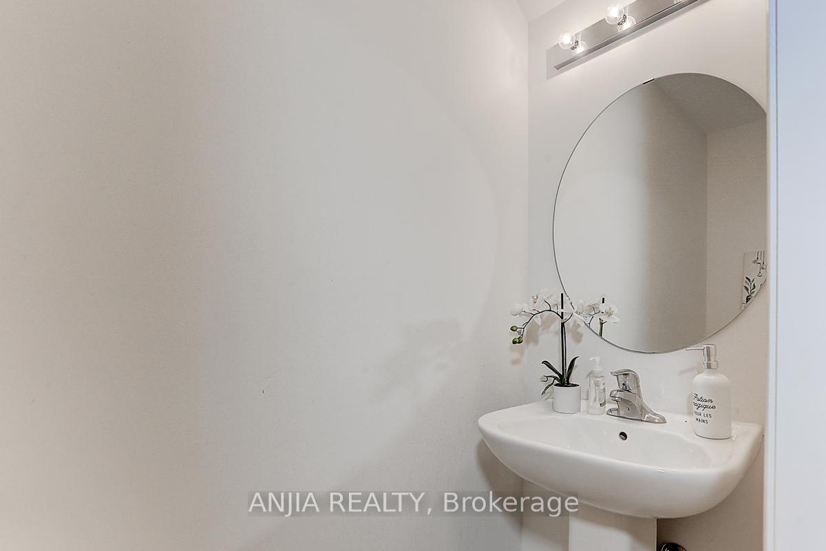 Photo 17 of 20 Robert Joffre Leet Avenue, Markham, Cornell — HOMEH