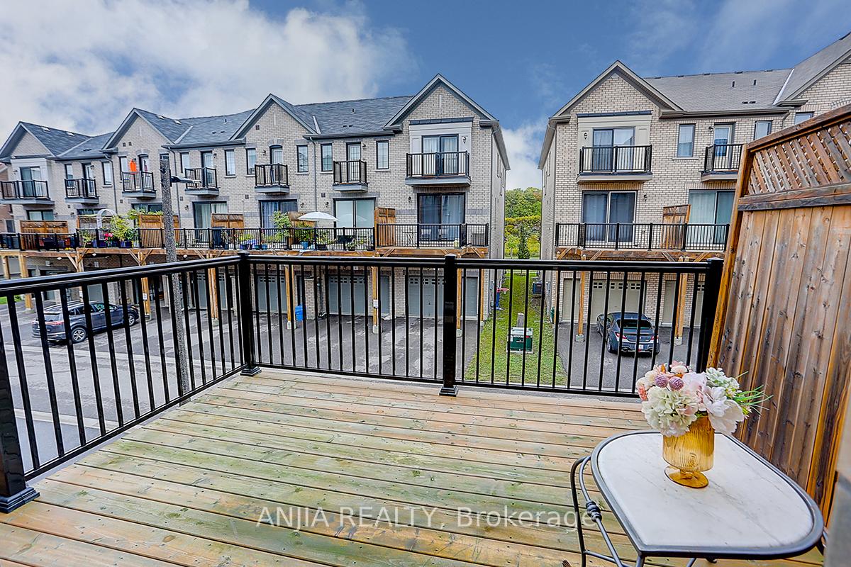 Photo 21 of 20 Robert Joffre Leet Avenue, Markham, Cornell — HOMEH