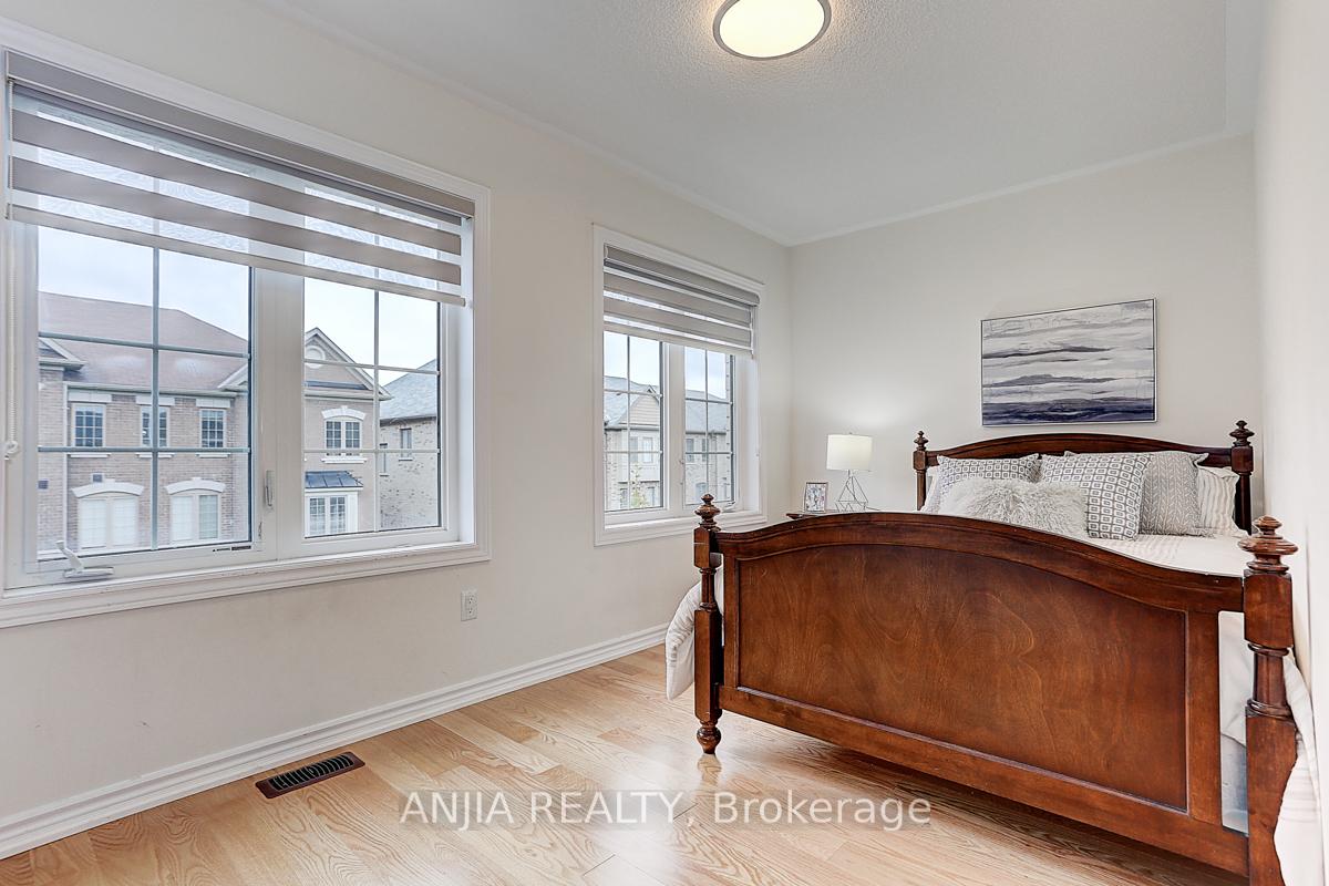Photo 28 of 20 Robert Joffre Leet Avenue, Markham, Cornell — HOMEH