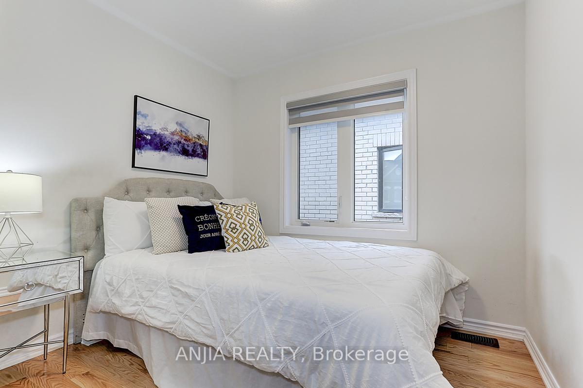 Photo 29 of 20 Robert Joffre Leet Avenue, Markham, Cornell — HOMEH