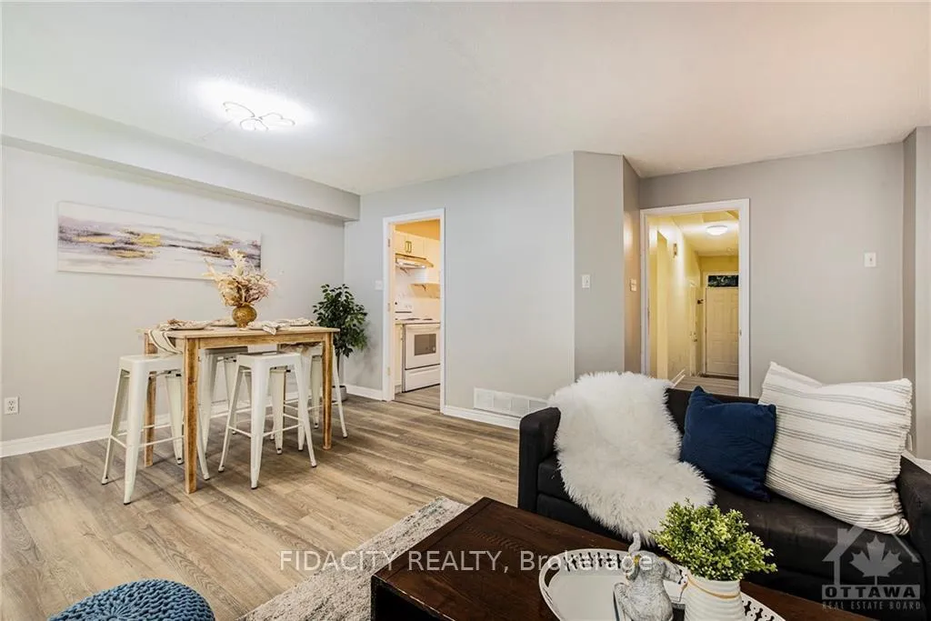 Photo 4 of 53 San Remo, Ottawa, Riverview Park — HOMEH