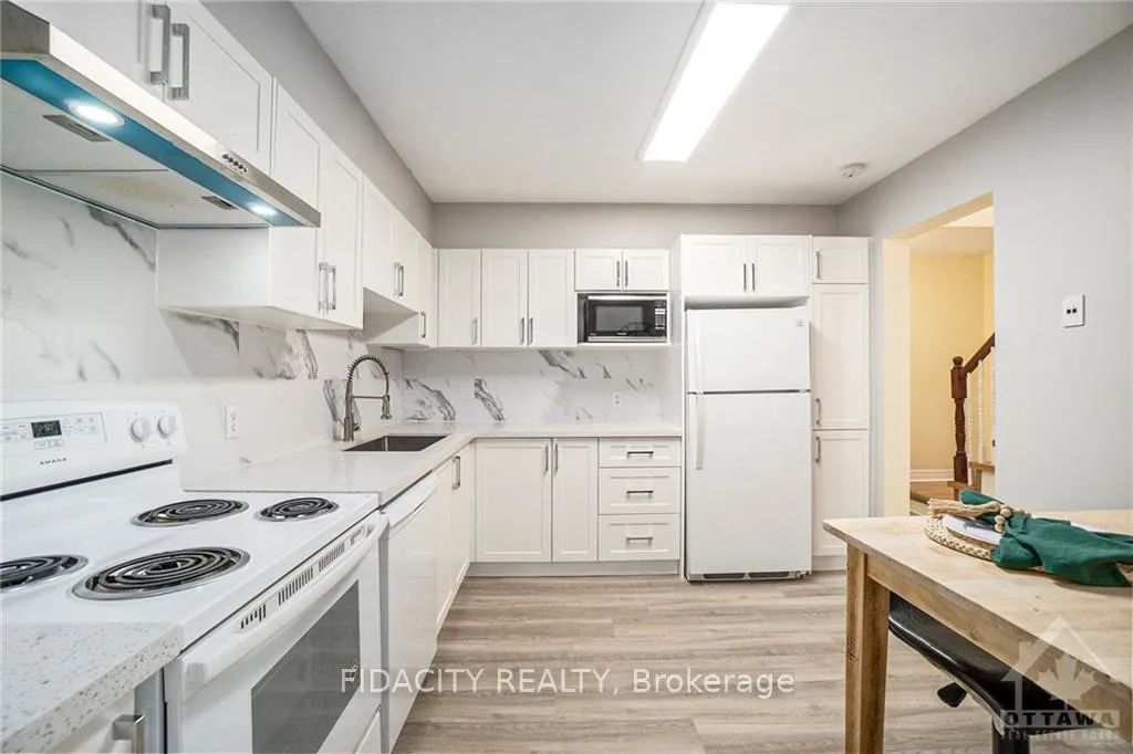 Photo 5 of 53 San Remo, Ottawa, Riverview Park — HOMEH