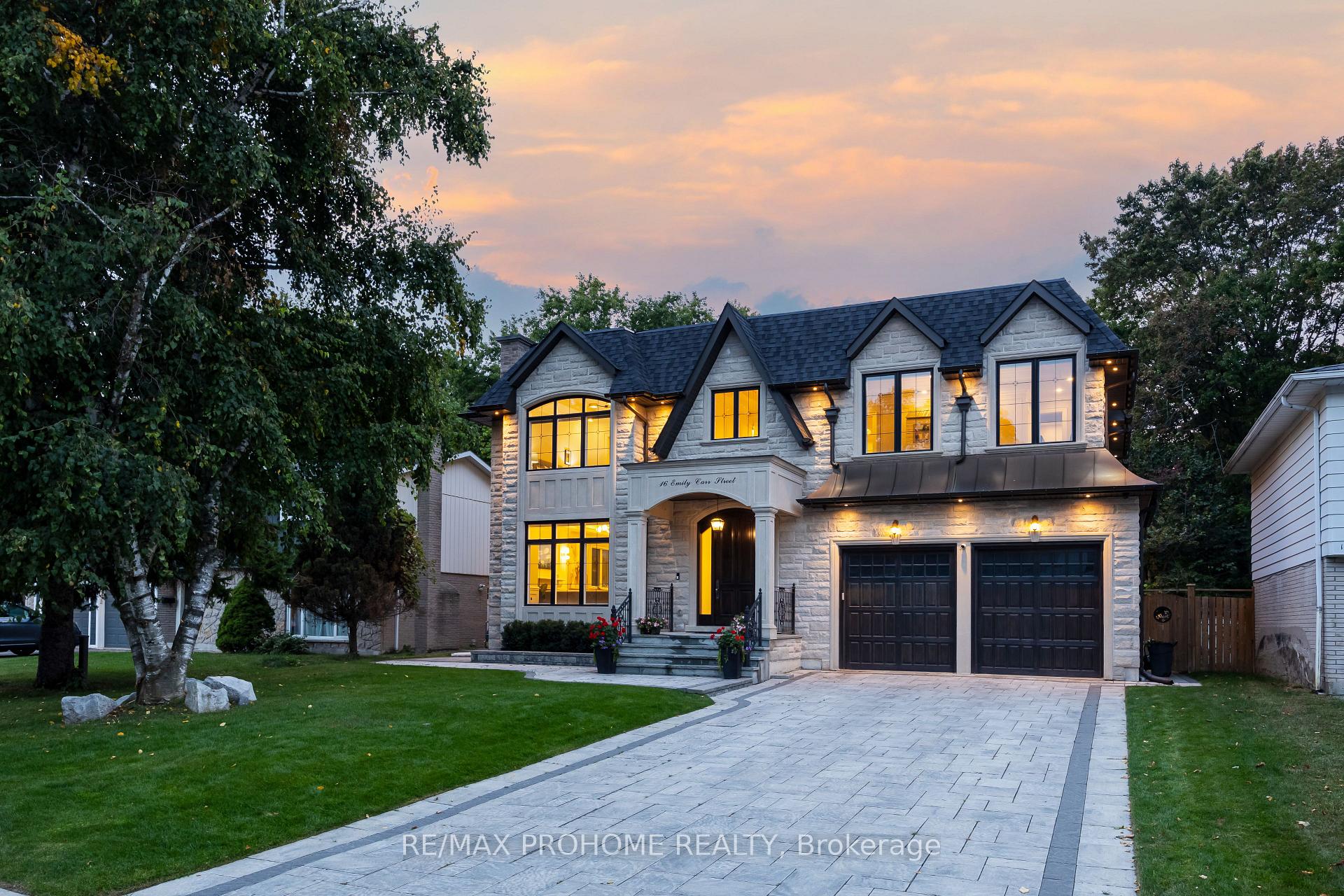 Photo 2 of 16 Emily Carr Street, Markham, Unionville — HOMEH